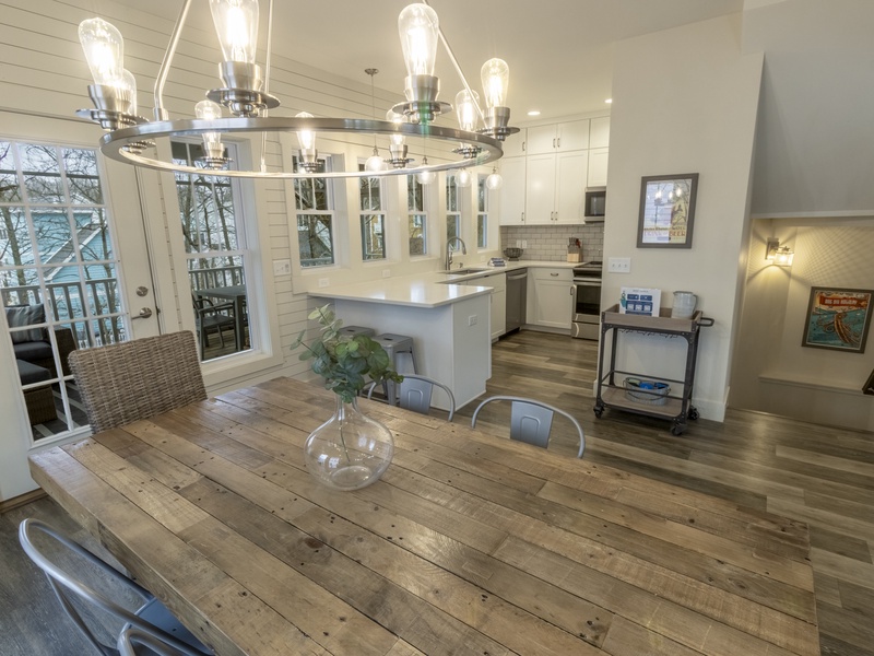 Main Level | Dining | Kitchen