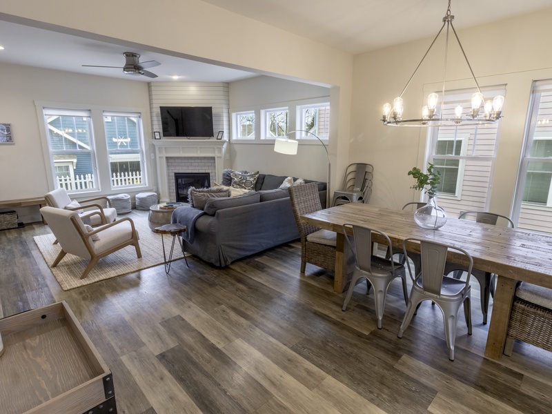 Main Level | Dining | Living Room