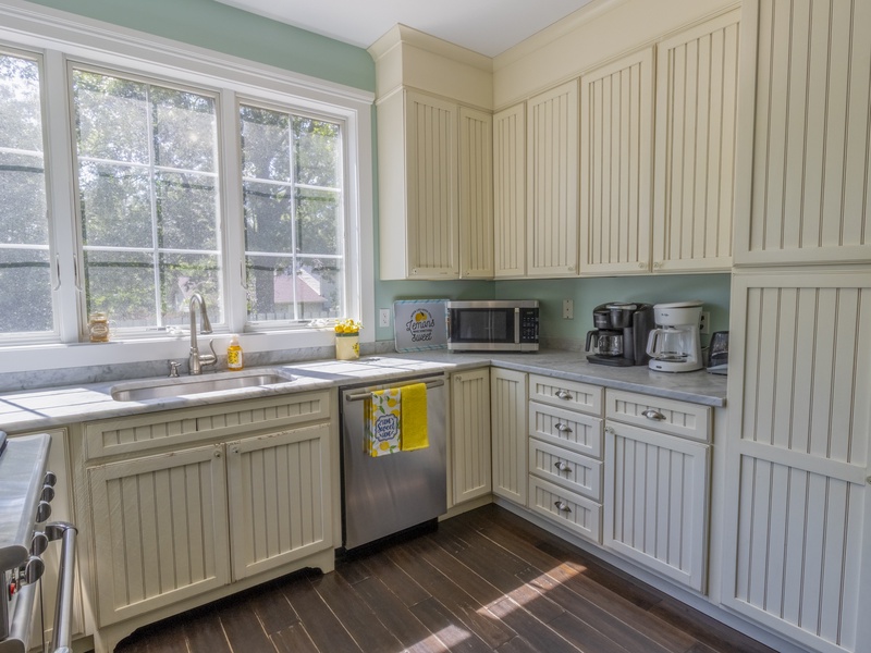 Main Level | Kitchen