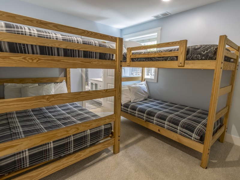 Basement Level | Bedroom 4 | Queen over Queen | Twin over Twin