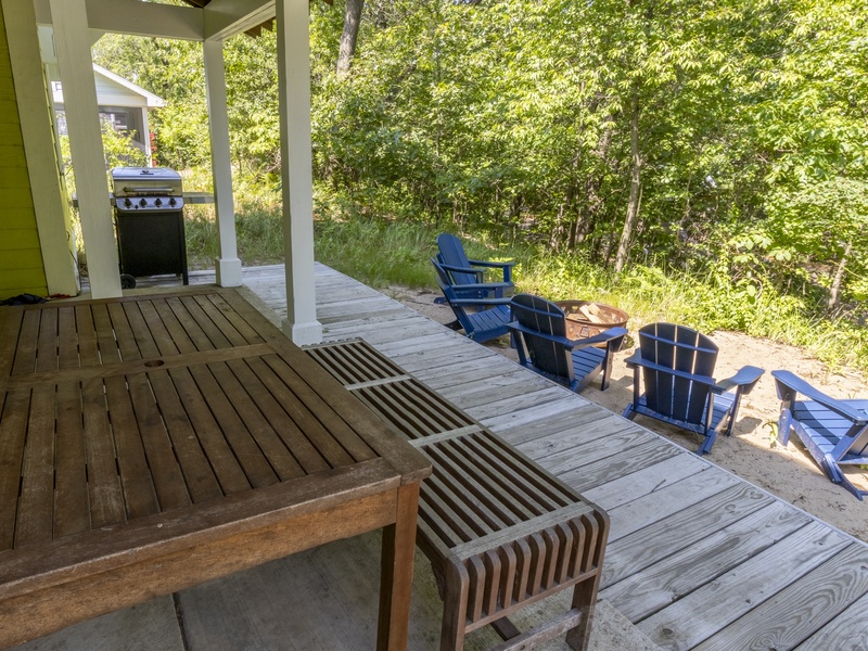 Back Deck | Outside Dinning | Fire Pit