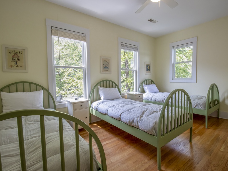 Second Level | Bedroom 2 | 3 Twins