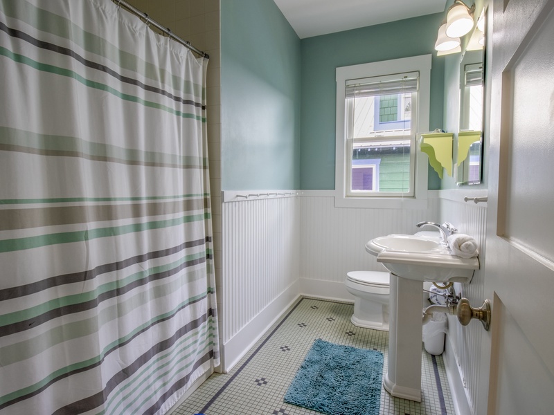 Second Level | Hall Bath