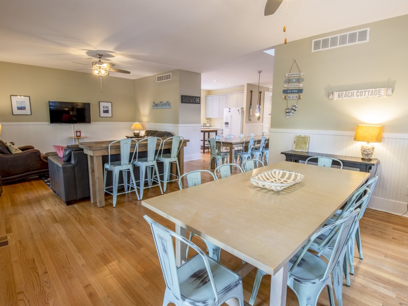 Main Level | Dining | Living Room