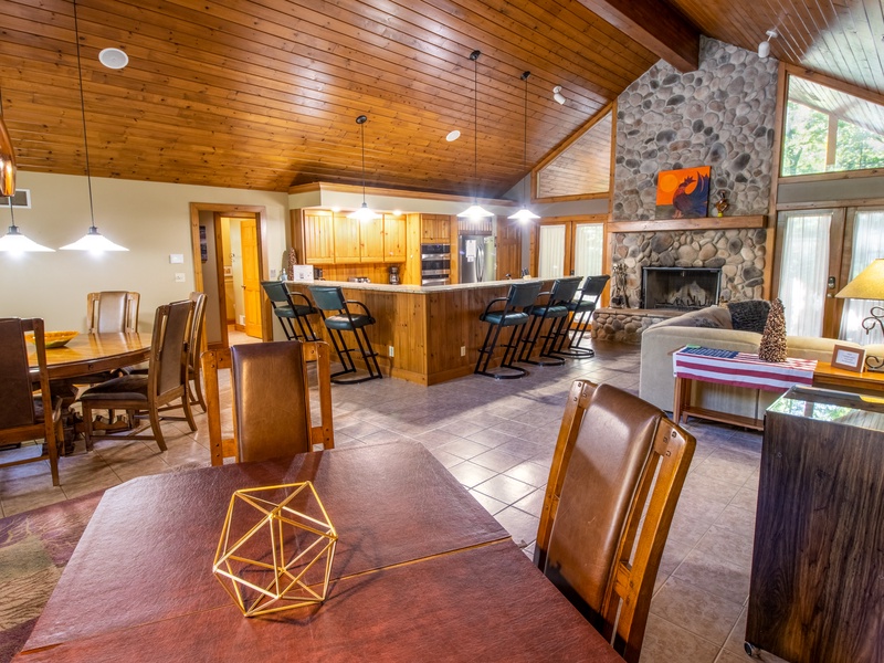 Main Level | Kitchen | Dining 