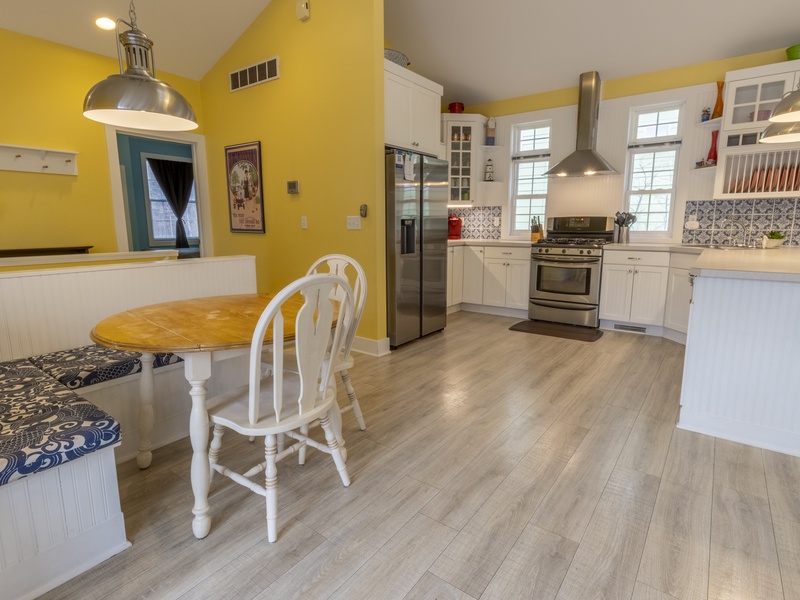 Main Level | Kitchen | Breakfast Nook