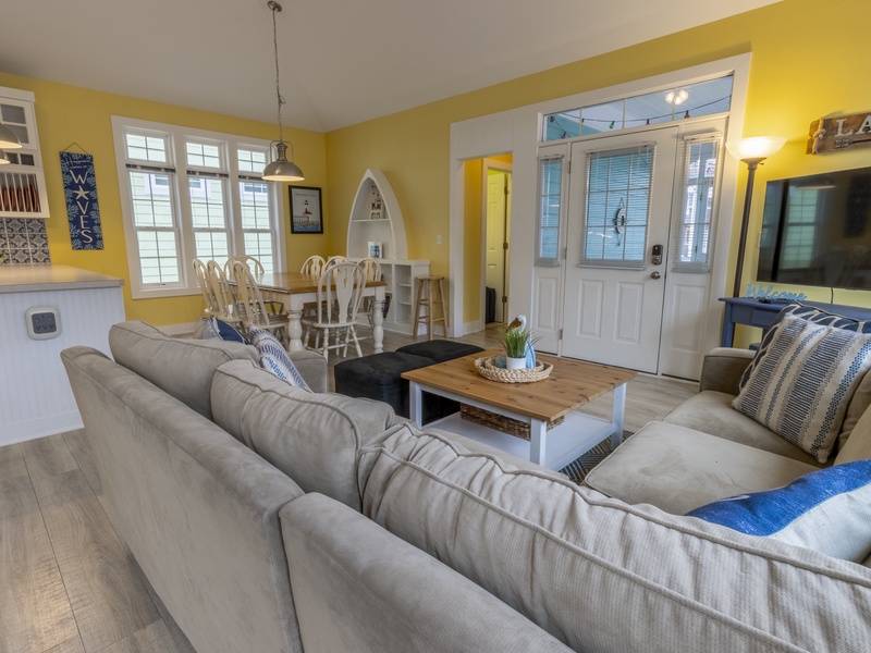 Main Level | Living Area