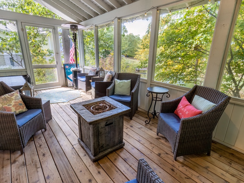 Outdoor Living | Screened Porch With Gas Fire Pit