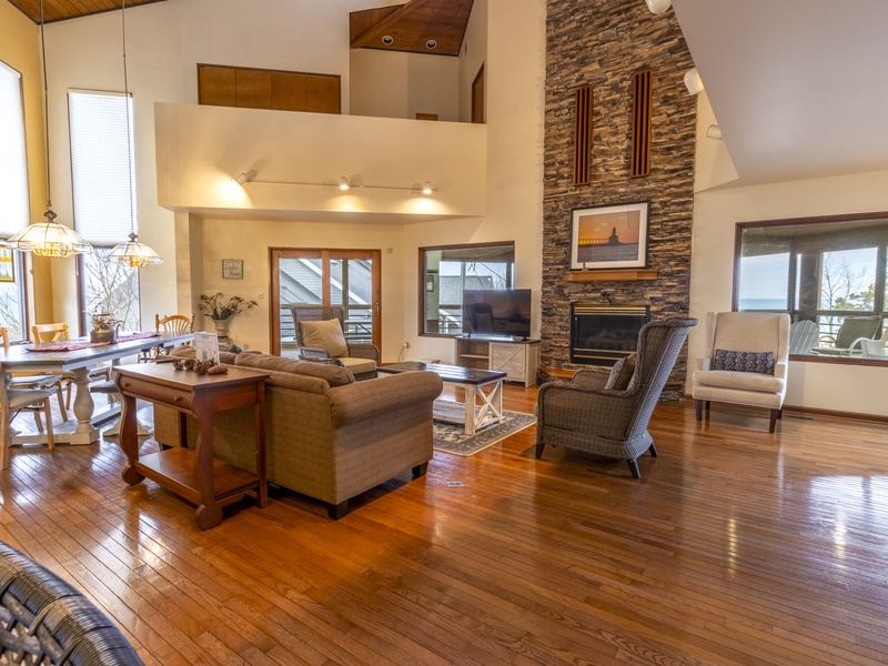 Main Level | Living Room 