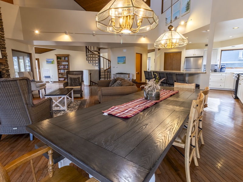 Main Level | Dining | Living Room 