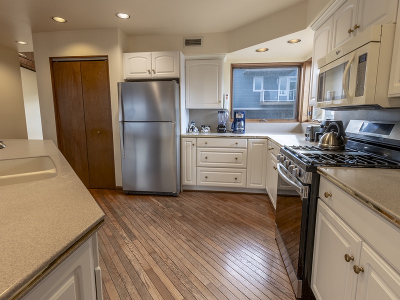 Main Level | Kitchen