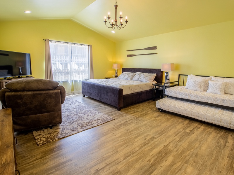 Main Level | Bedroom 1 | King with Daybed and Trundle