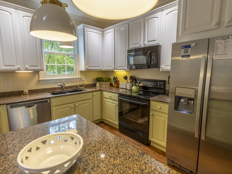 Main Level | Kitchen