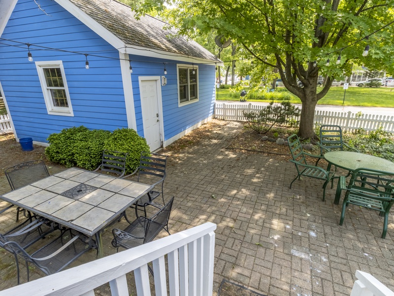 Outdoor Living | Back Patio