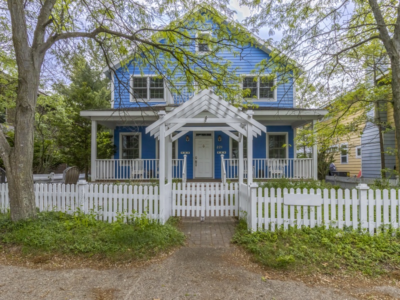 Welcome to Bella&#39;s Beach House