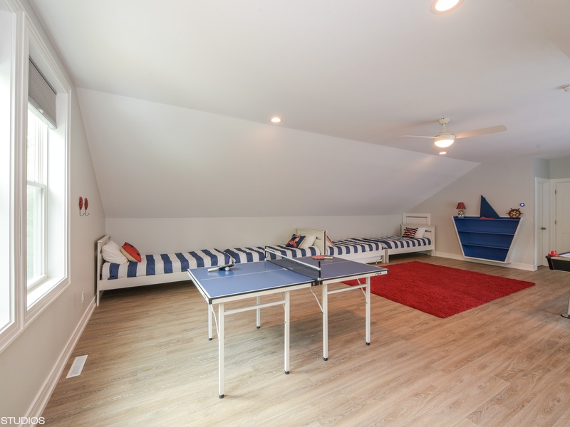 Loft | Four Twins Beds and Two Trundles