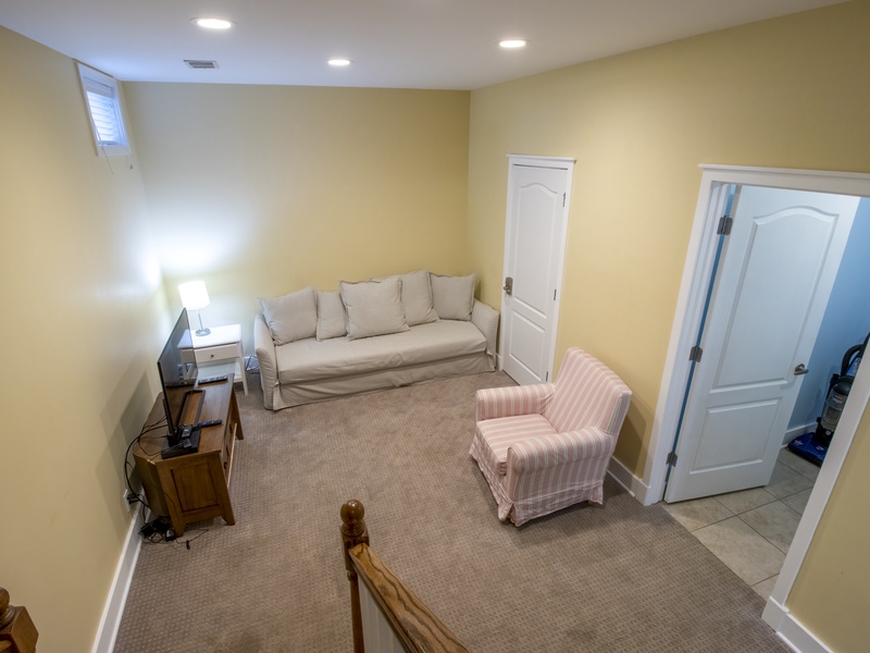 Guest House | Basement | Living Room with Sleeper Sofa