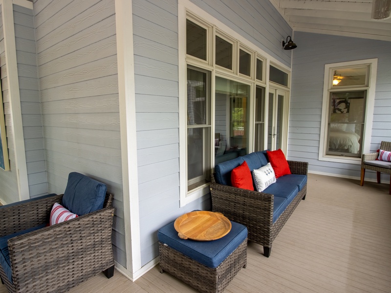 Main Level | Screened in Porched 