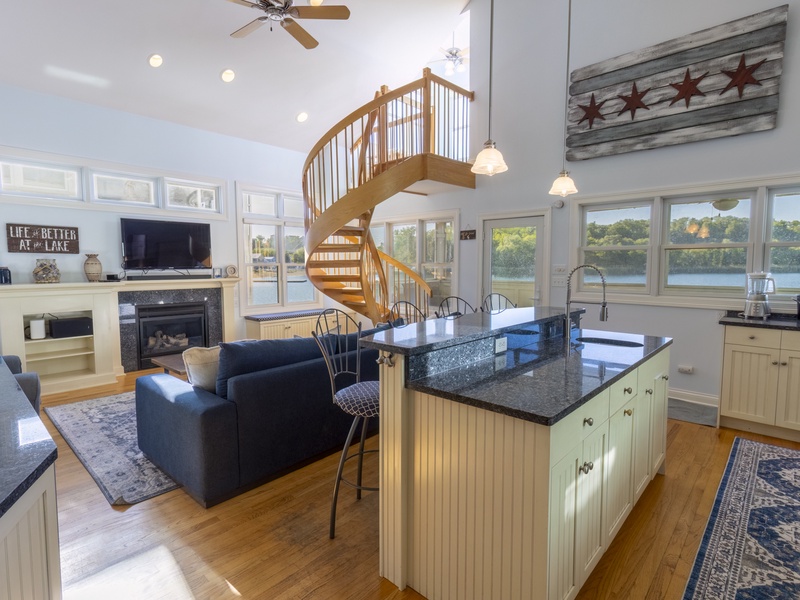 Main Level | Kitchen | Living Room
