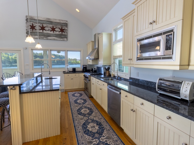 Main Level | Kitchen