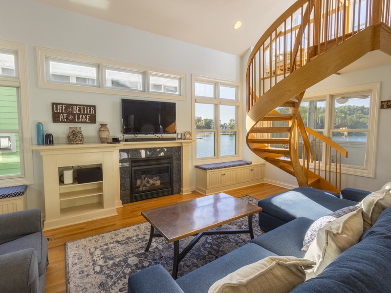 Main Level | Living Room