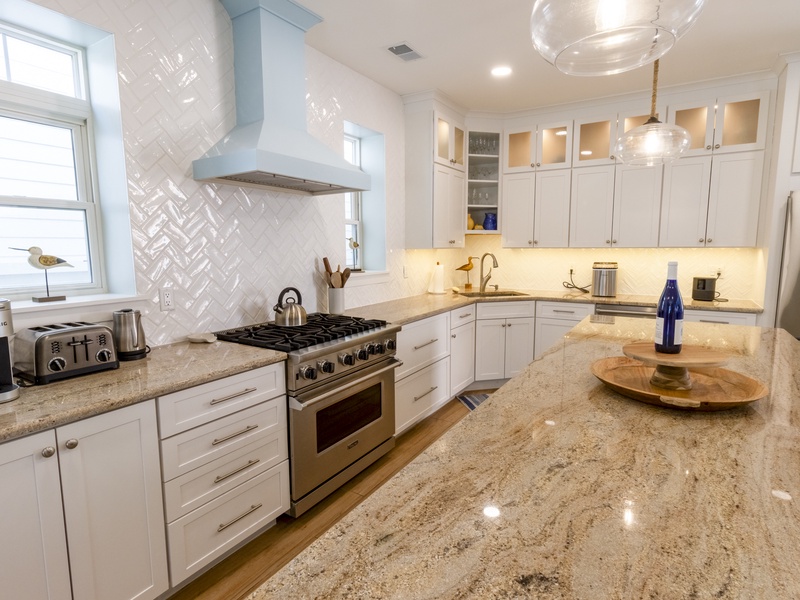 Main Level | Kitchen