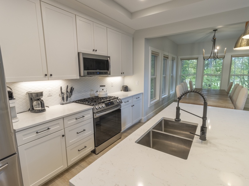 Main Level | Kitchen | Dining