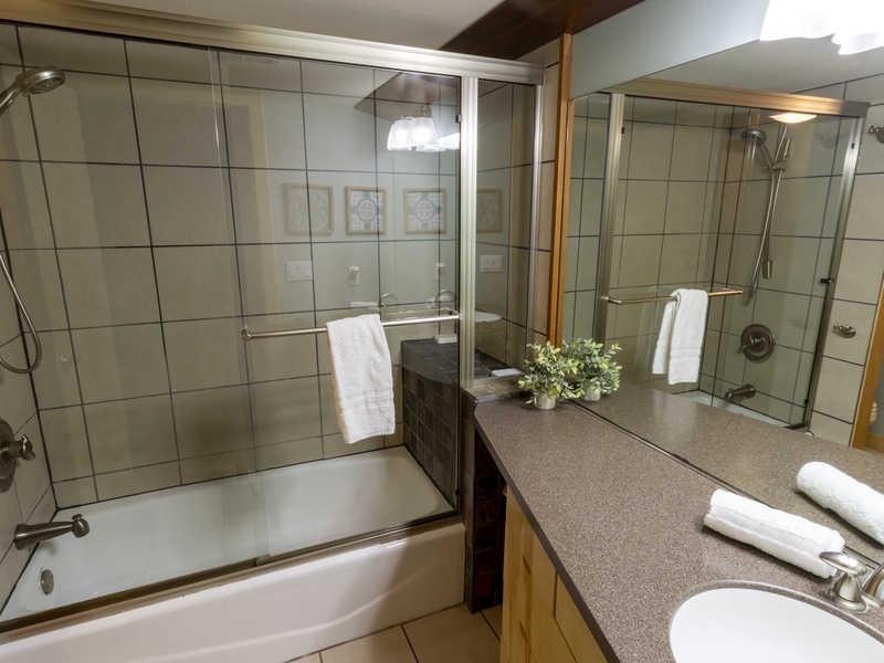 Ground Level | Hall Bath