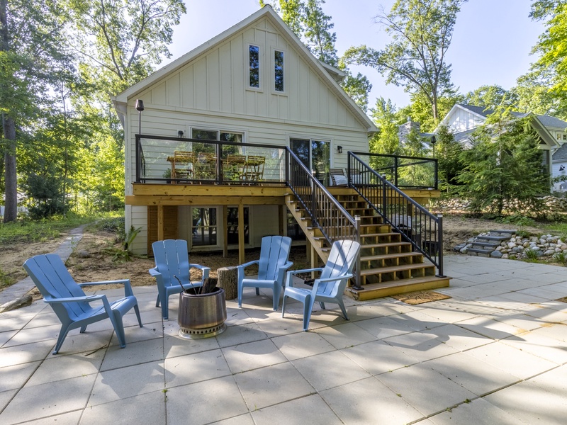 Back Patio | Gas Grill | Fire Pit