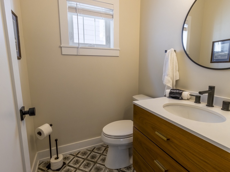 Main Level | Powder Room