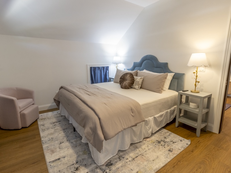 Second Level | Bedroom 6 | King | Attached Bath