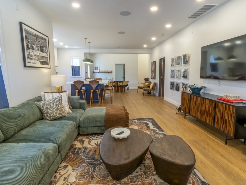 Main Level | Living Room 