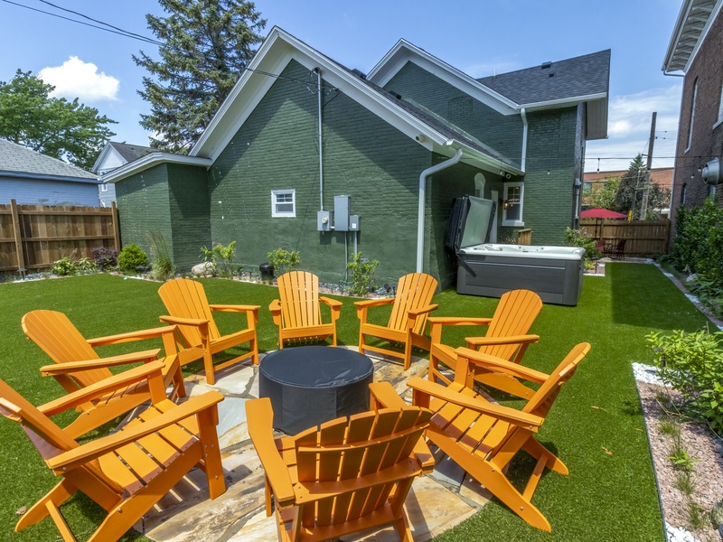 Backyard | Fire Pit | Hot Tub | Dining