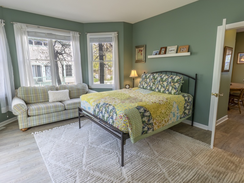 Main Level | Bedroom 1 | Queen | Attached Bath