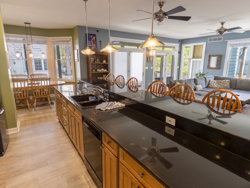 Main Level | Kitchen | Dining 