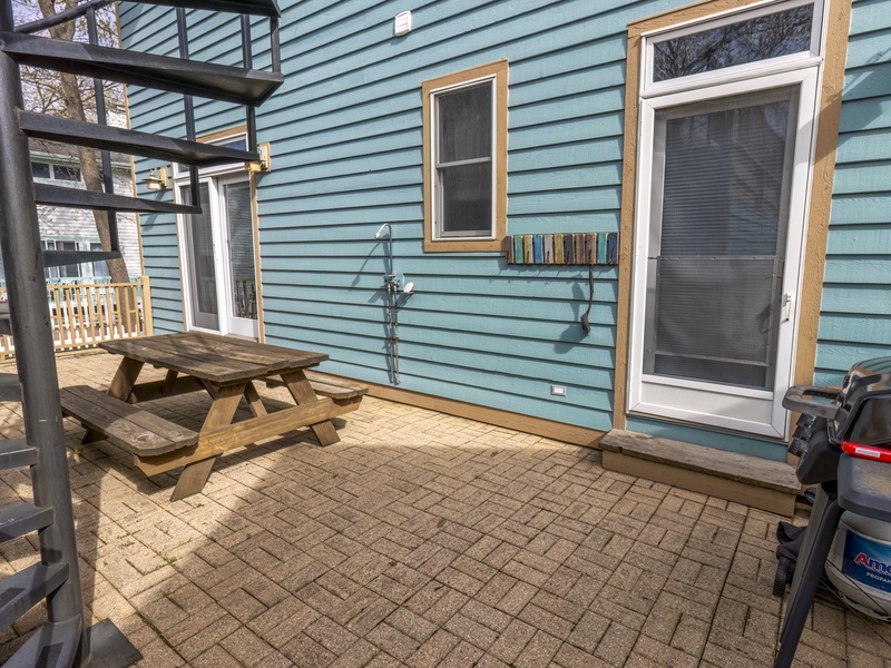 Back Patio | Gas Grill