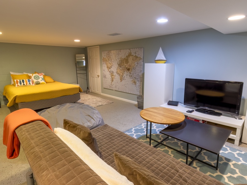 Basement | Bed 5 | Queen | Futon 