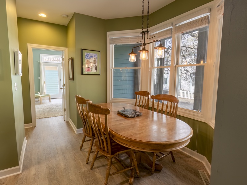 Main Level | Dining