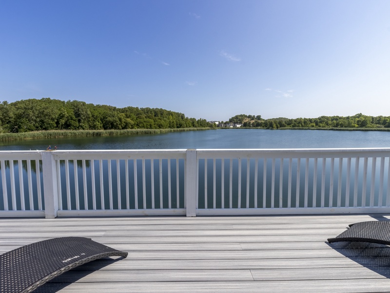 Second Level | Deck