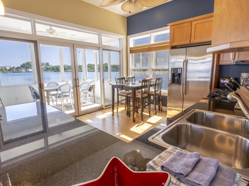 Main Level | Kitchen