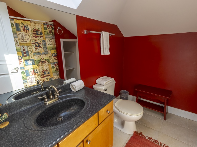 Second Level | Loft | Bath
