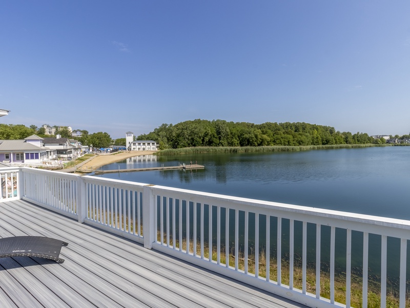 Second Level | Deck