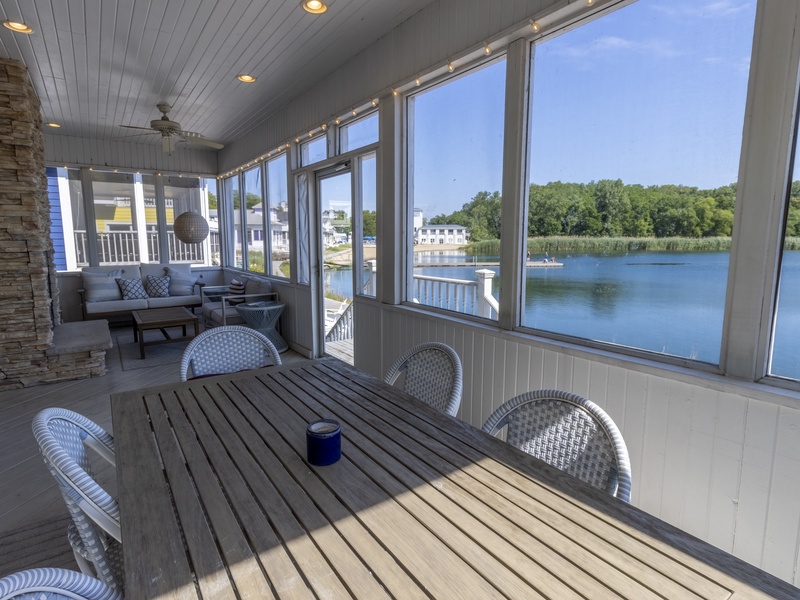 Main Level | Screened in Porch | Dining 