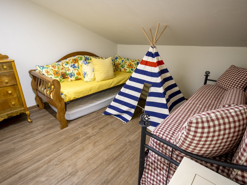 Second Level | Bedroom 4 | 2 Twin Trundle 