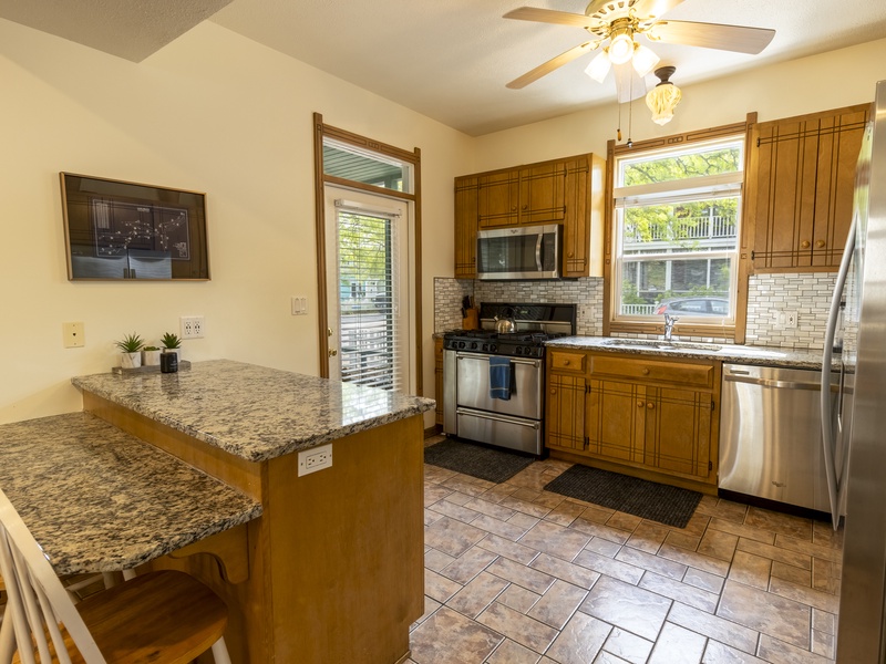 Main Level | Kitchen