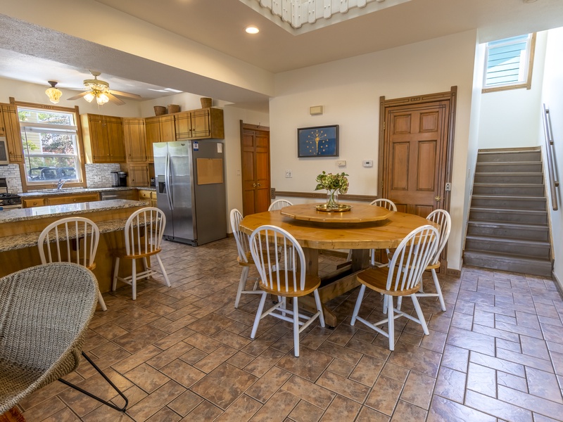 Main Level | Dining | Kitchen 