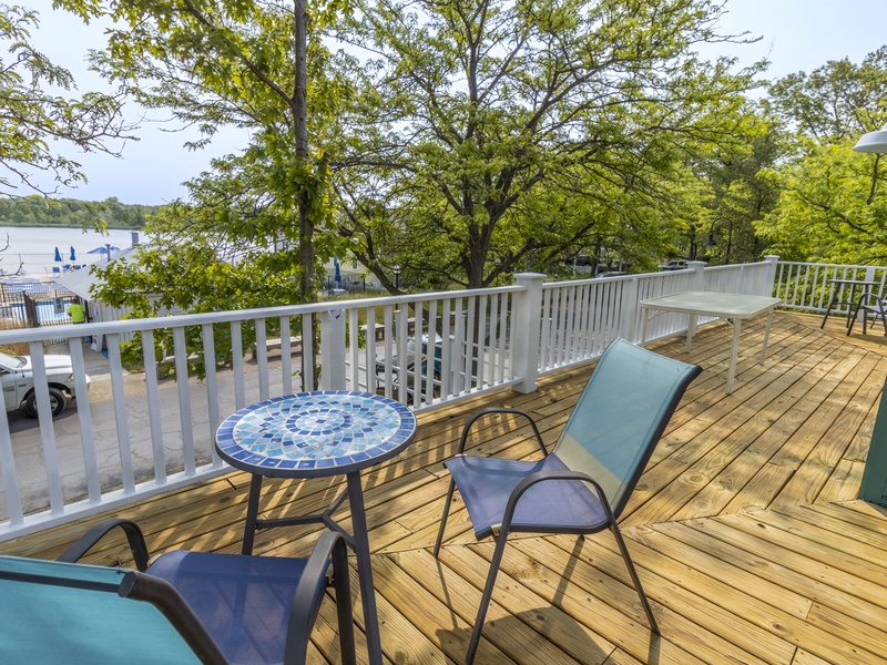 Second Level | Deck