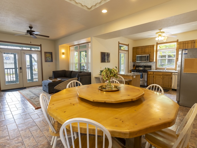 Main Level | Dining | Living Room