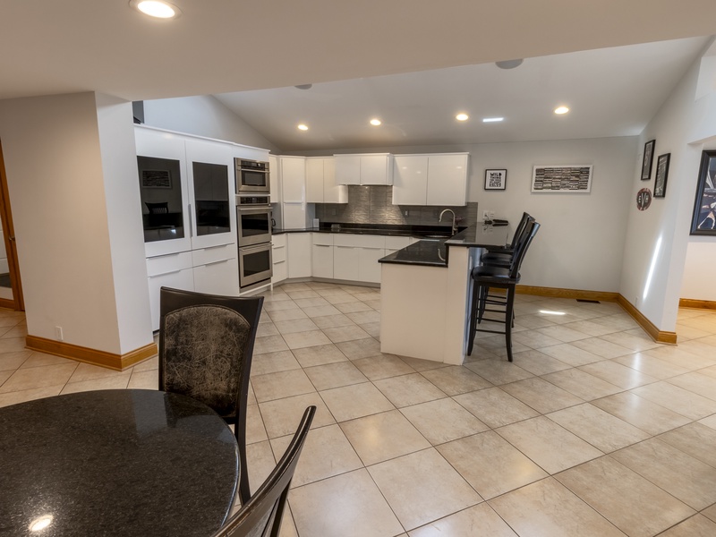 Main Level | Dining | Kitchen