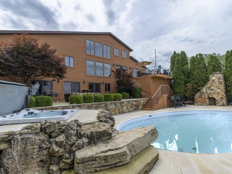 Ground Level | Seating | Pool | Hot Tub